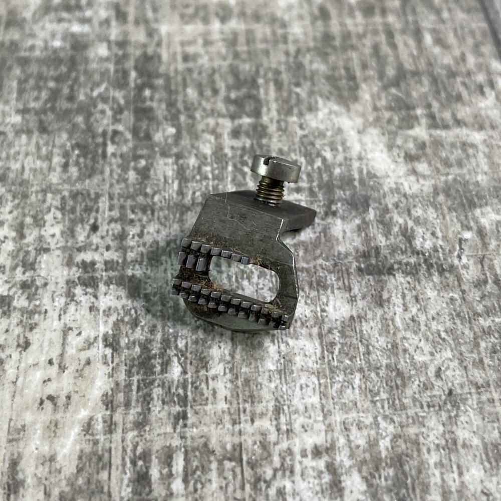 Vintage Singer Sewing Machine 32602 Replacement Feed Dog